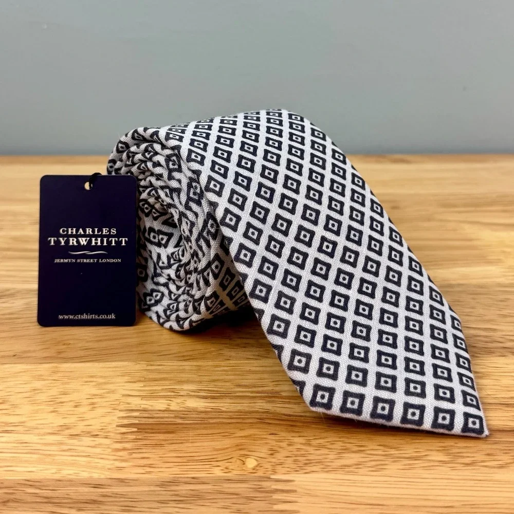 NEW Charles Tyrwhitt Sky Navy Chambray Square‎ Geometric Diamonds Linen Neck Tie